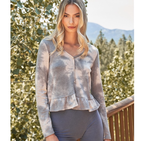 ❤️1 HOUR SALE❤️
dye sweater top - Picture 2 of 3